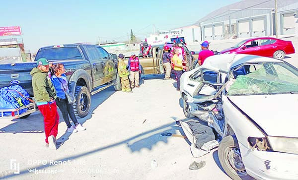 Troca destroza auto en potente choque