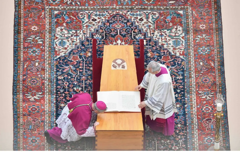 Entierran a Benedicto XVI en cripta utilizada por Juan Pablo II