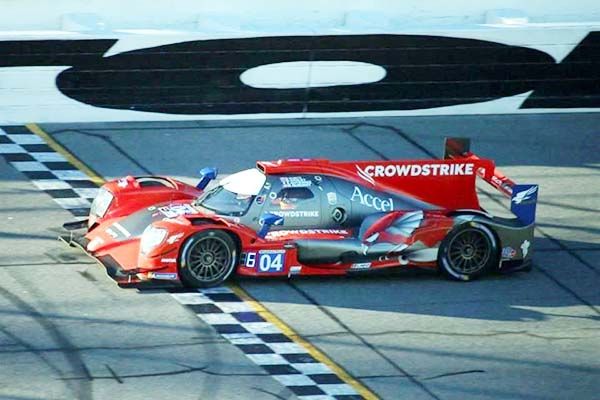 Esteban Gutiérrez se queda cerca de la gloria en Daytona