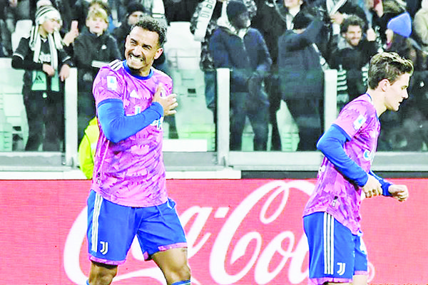 Consigue Juventus su octavo triunfo al hilo en Italia