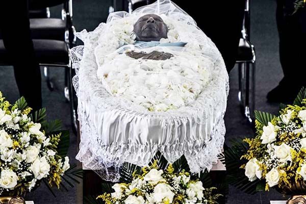 Pelé es sepultado en la ciudad de Santos