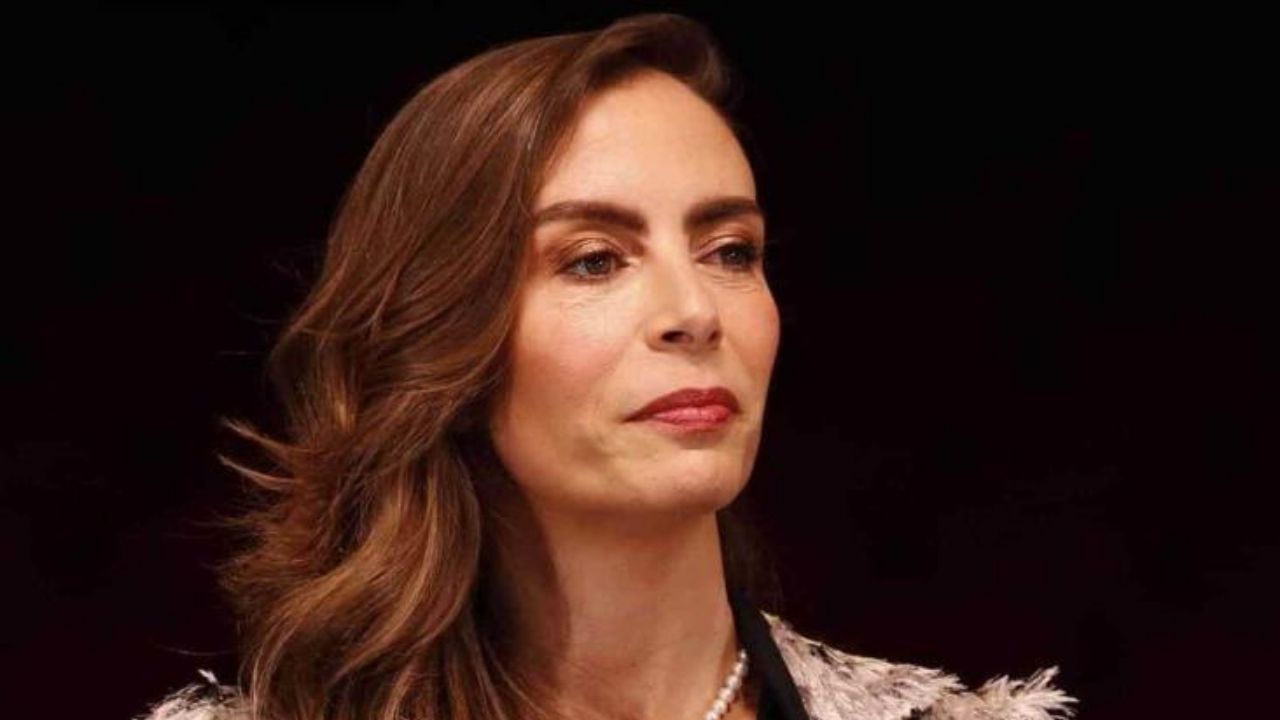 Sasha Sokol rompe en llanto al ser cuestionada sobre Luis de Llano