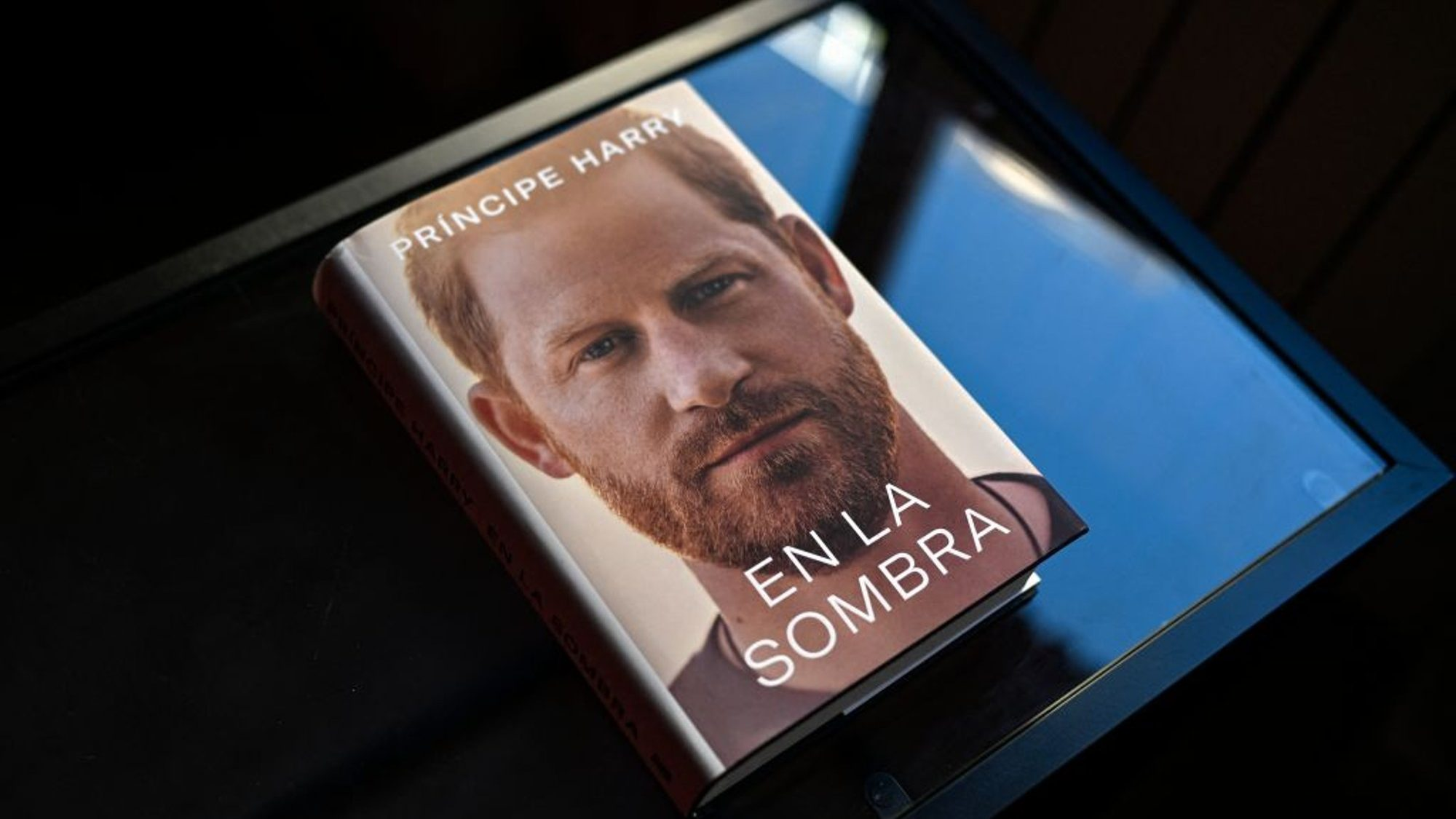 El príncipe Harry describe en su nuevo libro la forma «humillante» en la que perdió su virginidad