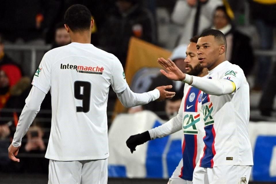 Se dan festín Mbappé y el PSG en la Copa de Francia