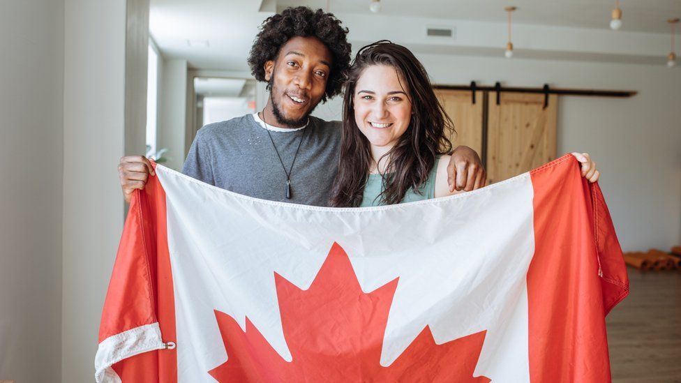 ¿Cuáles son los beneficios que obtienen los mexicanos al estudiar en Canadá?