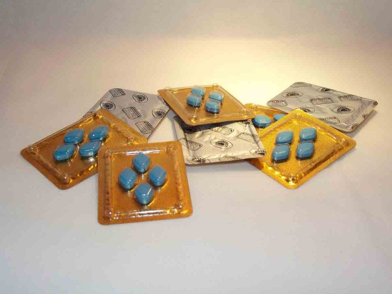 Hombre compra ibuprofeno para su hijo y en la farmacia le dan viagra; el niño terminó hospitalizado