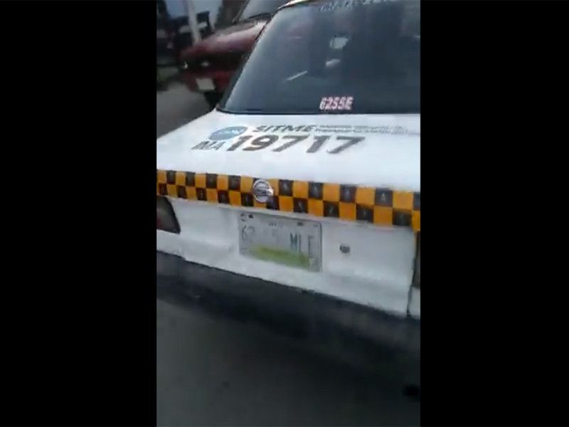 En Nuevo León, taxista amenaza con matar a una mujer y a su hija con una pistola