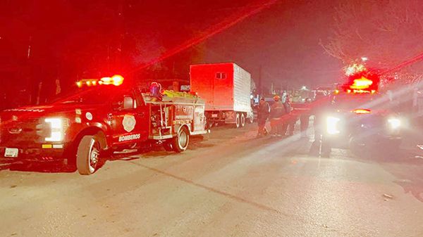 Moviliza a bomberos incendio en vivienda
