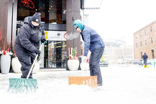 Tormenta de nieve intensa cierra escuelas