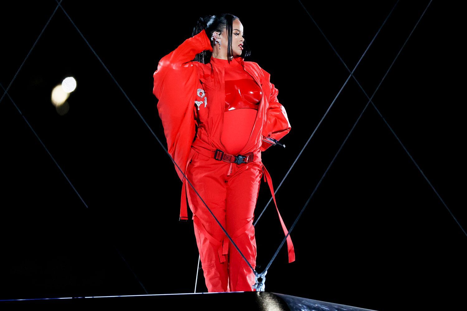 Rihanna nos cuenta que está embarazada de la forma más divertida