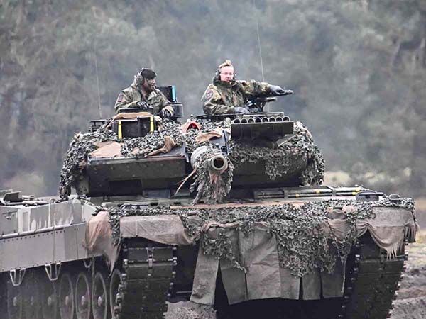 Ucrania recibirá 100 tanques pesados Leopard para guerra contra Rusia