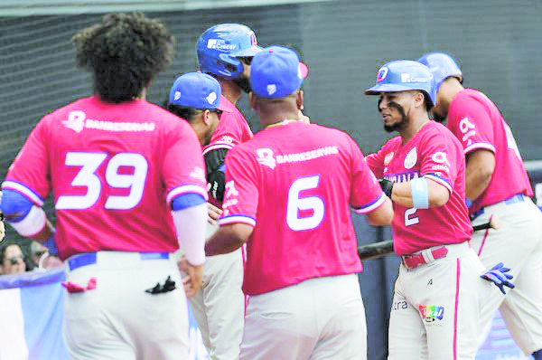 LOS TIGRES DE DOMINICANA SE IMPONEN A CUBA