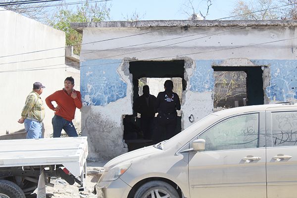 Lo encuentran sin vida en unas tapias