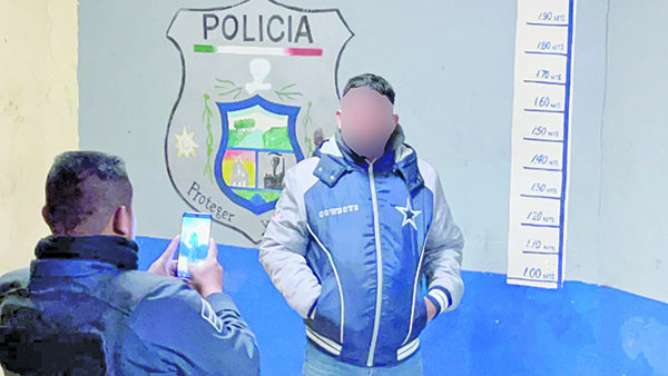 Briago se queda dormido en auto