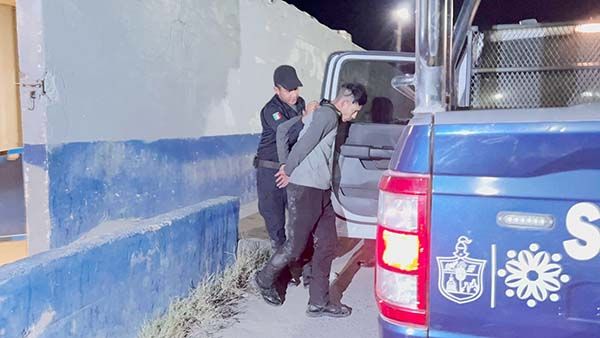 Saca cuchillo para no pagar comida