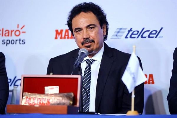 Se acerca Hugo Sánchez a Cruz Azul