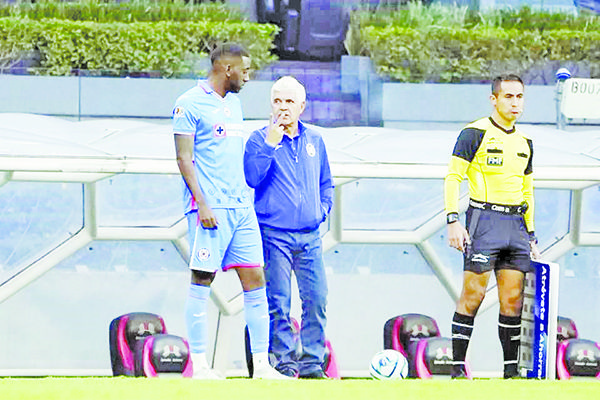 Arranca era del ‘Tuca’ Ferretti en Cruz Azul con triunfo