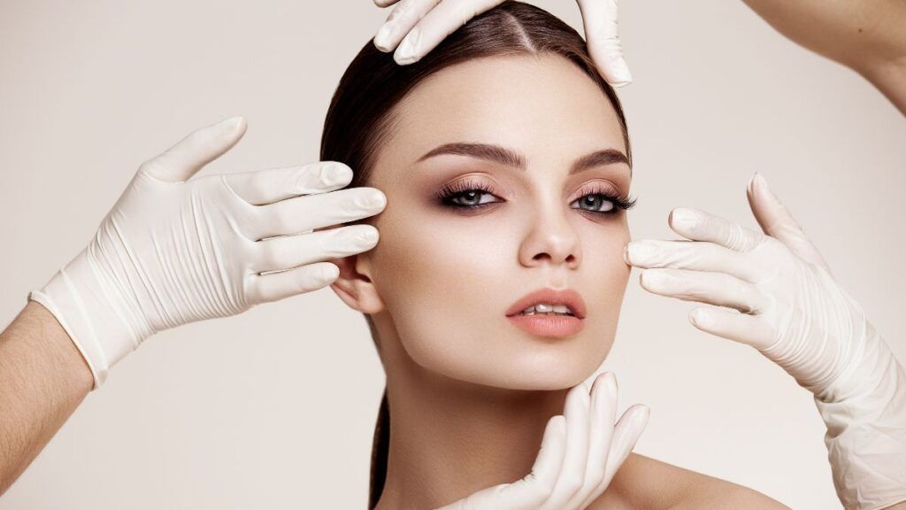 ¿Es cara una cirugía estética? ¿Es solo para mujeres? ¿impide detección de cáncer de mama? Mitos de la cirugía plástica