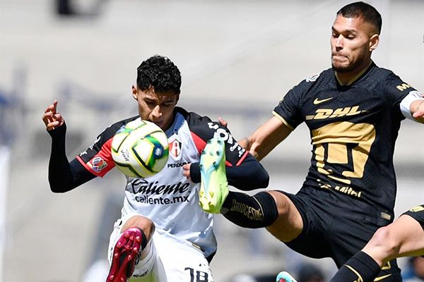 Pumas deja ir la victoria y empata ante el Atlas