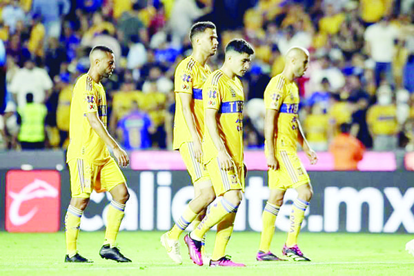 ¡Adiós invicto! Cae Tigres ante Chivas en el Uni