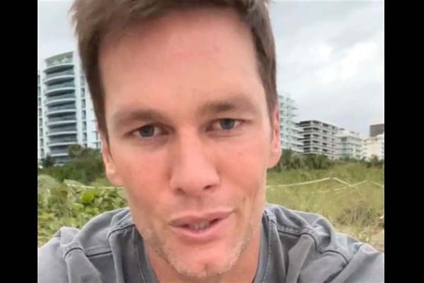 Tom Brady anuncia su retiro ‘para siempre’