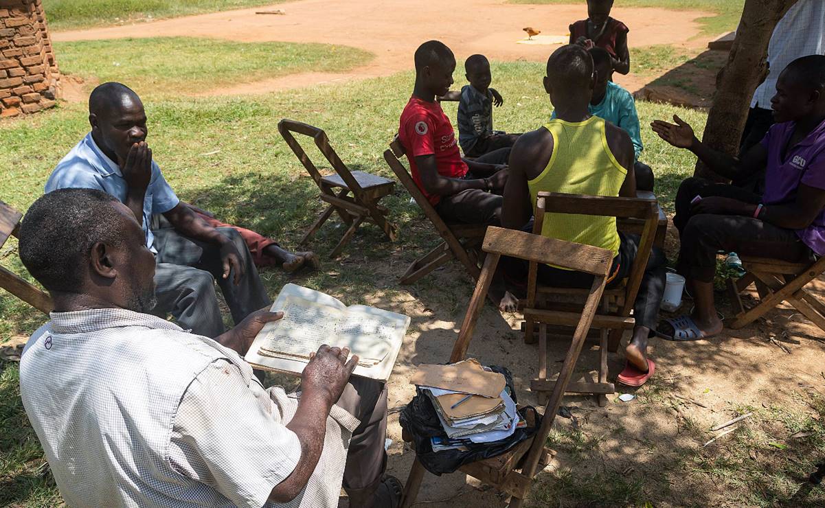 «Al principio era broma», dice padre de 102 hijos en Uganda que no recuerda sus nombres