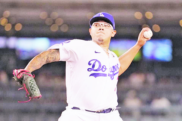 Quiere Urías demostrar que el beisbol puede dar alegrías