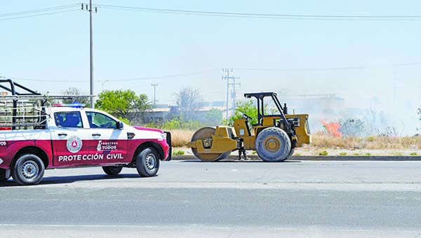 Consume incendio pastizales en baldío