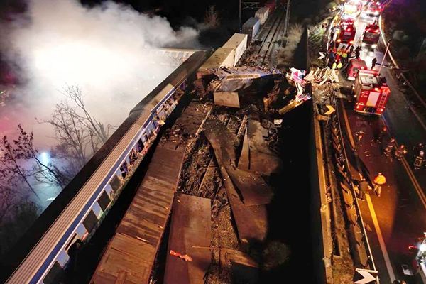 Descarrila tren cerca de Atenas