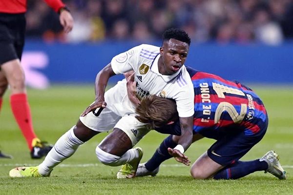Gana Barsa al Real Madrid en la Ida de Semis de Copa del Rey