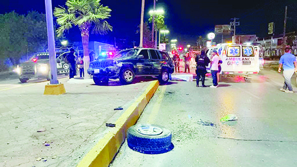 Cuatro lesionados tras volcar en camioneta