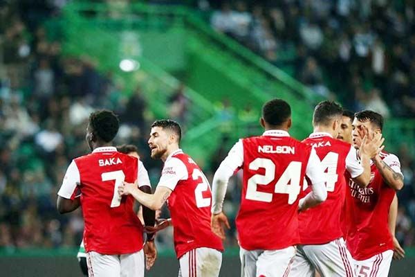 Logra Arsenal igualada ante Sporting en la UEL