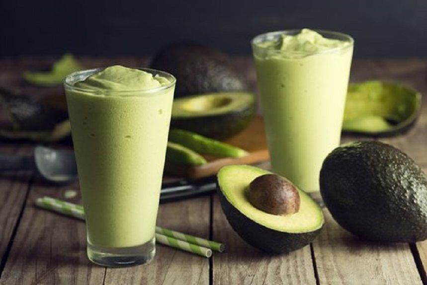 ¿Cansado del guacamole? Prueba este licuado brasileño con aguacate