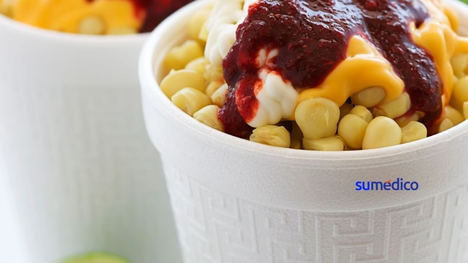 ¿Comer esquites o elote en vaso es saludable?