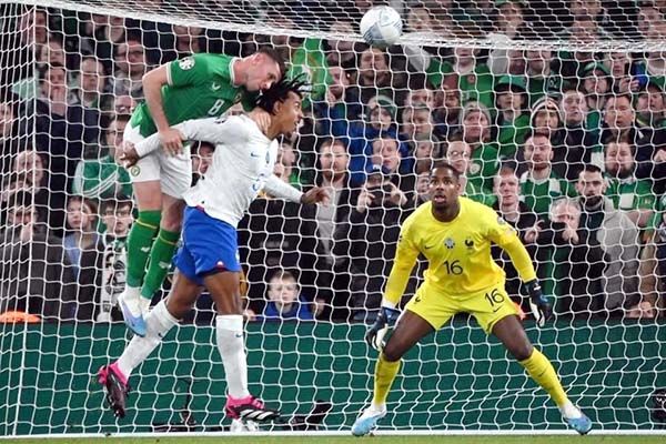 Le da Maignan el triunfo a Francia ante Irlanda