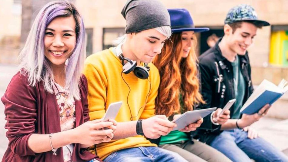 Centennials: la generación más endeudada y la que menos paga
