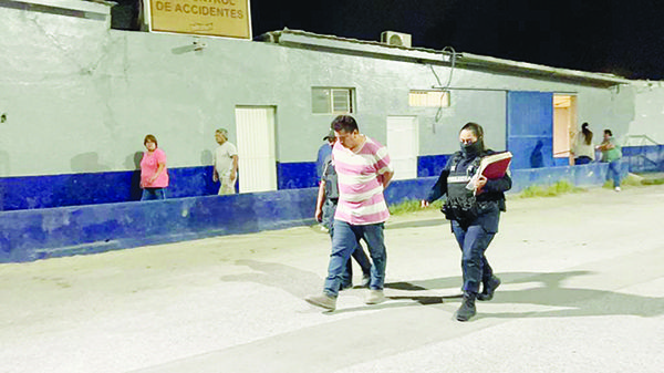 Paga un cartón de chela, pero se lleva otro “gratis”