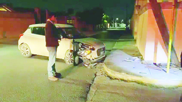 Provoca accidente ‘fuerza del más allá’