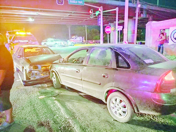 Ebrio al volante impacta vehículo