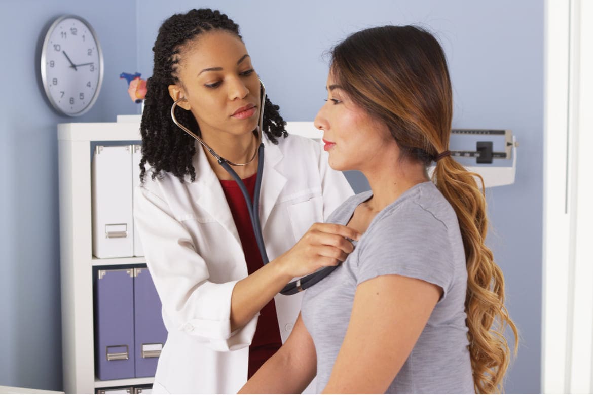 El corazón en la mira: alertan que la mayoría de las mujeres minimiza su riesgo cardiovascular