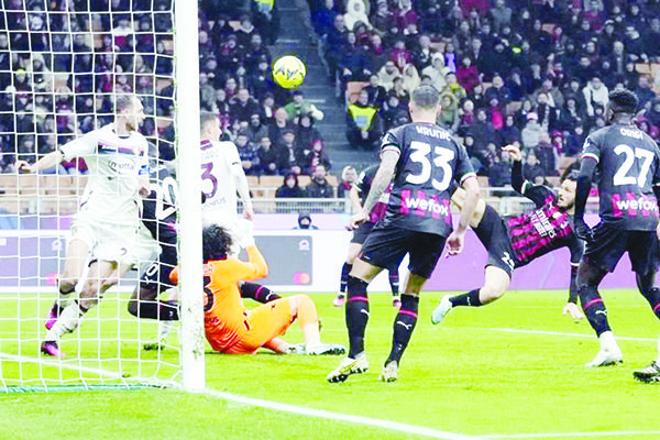 Rescatan Ochoa y Salernitana empate en casa del Milan