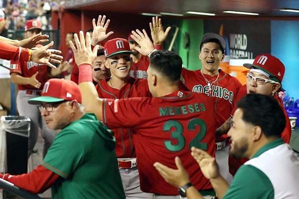Sigue novena mexicana ejemplo en el Clásico Mundial