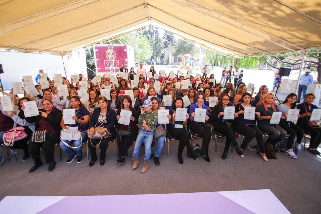 CONCLUYEN CON ÉXITO TALLERES MUNICIPALES PARA EL AUTOEMPLEO
