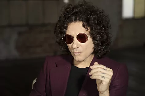 Bunbury ve «la posibilidad» de volver a subirse a un escenario «en ciudades escogidas»