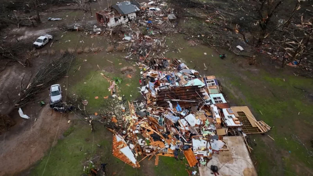 Tornados arrasan el sur y el medio oeste de EE.UU. y dejan varios muertos y heridos