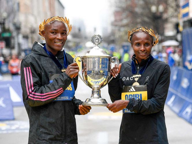 Kenia domina maratón de Boston con Chebet y Obiri