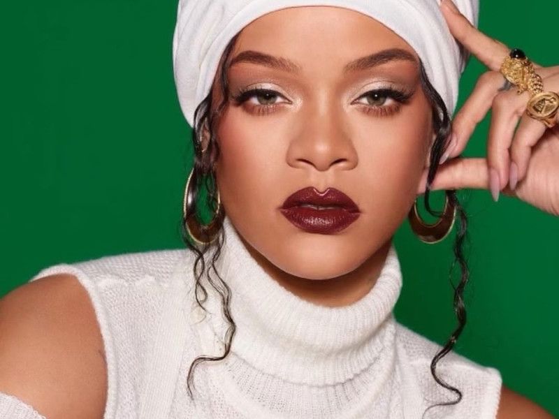 Rihanna amará el azul; será Pitufina en película Los Pitufos