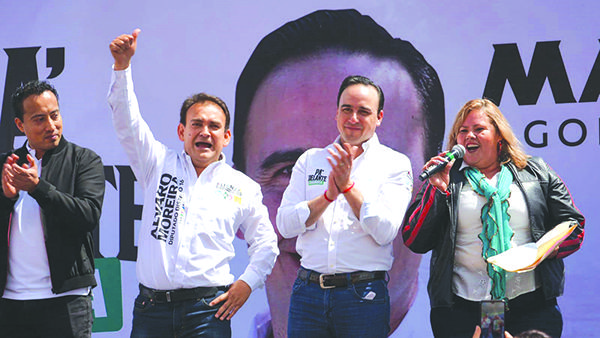 Busca Álvaro mejoras en transporte público