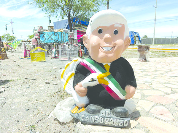 Un éxito venta de alcancía de AMLO