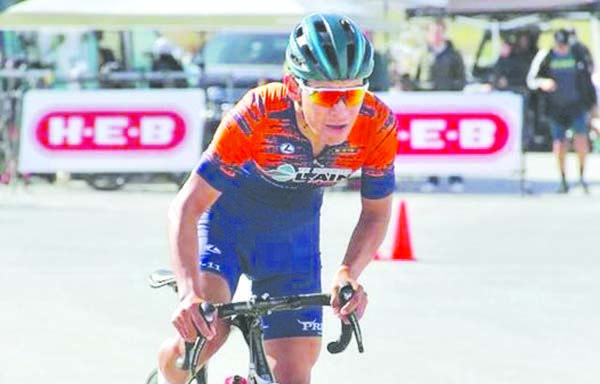 Va deportista de Parras a campeonato de ciclismo